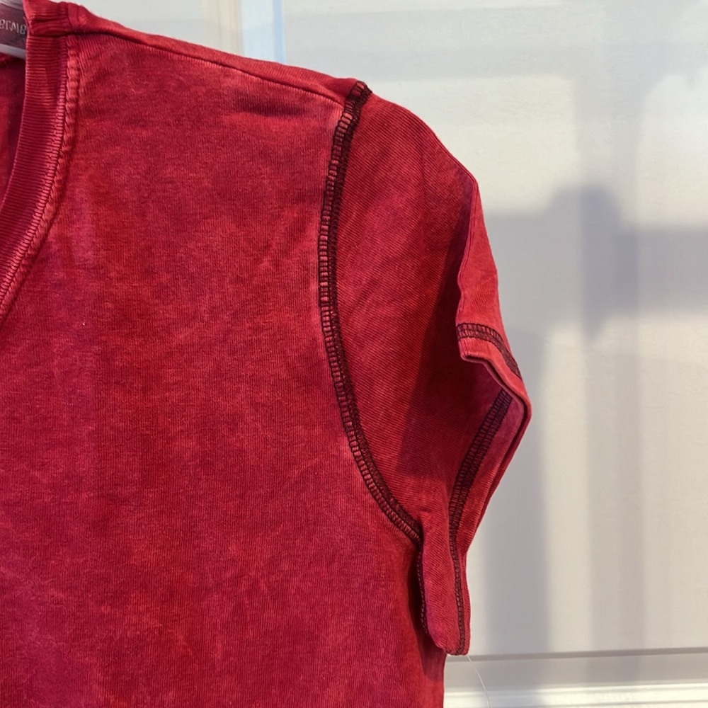 Apt 9 Red V-Neck T-Shirt with Embellishment - Picture 3 of 7